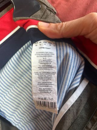 Pantalón de vestir marrón con pinzas