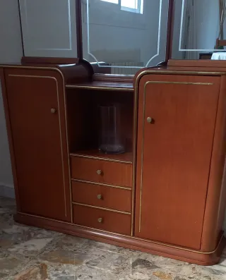 Mobile ingresso in legno e dorato