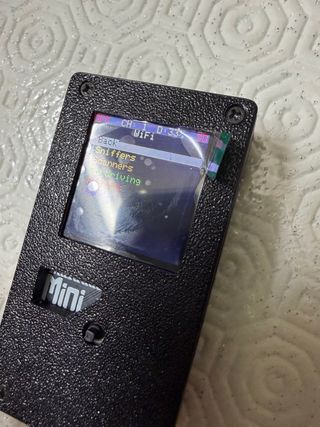 ESP32 Marauder Mini con GPS, batteria e case