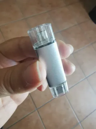 Pennetta USB Argento 1 Terabyte 1000 Giga NUOVA