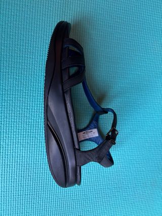 Sandalias fisiológicas MBT . Suela curva/balancín