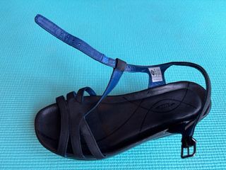 Sandalias fisiológicas MBT . Suela curva/balancín