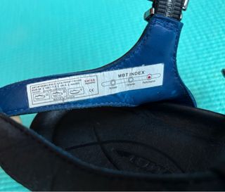 Sandalias fisiológicas MBT . Suela curva/balancín