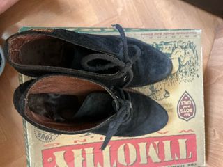 Botines TIMOTHY piel negra con caja. Talla 40