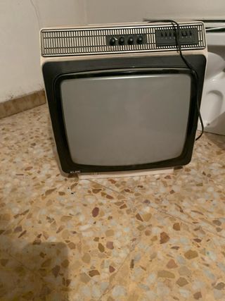 Televisor Vintage Beige y Negro