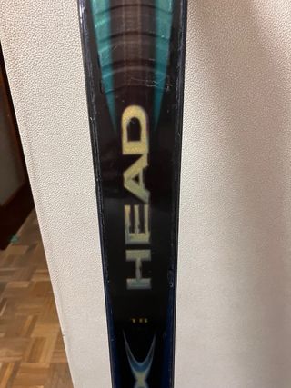 Esquís Head con fijaciones Tyrolia