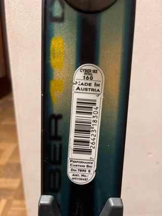 Esquís Head con fijaciones Tyrolia