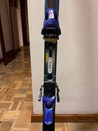 Esquís Head con fijaciones Tyrolia