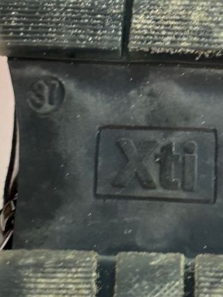 Botines negros charol con cordones