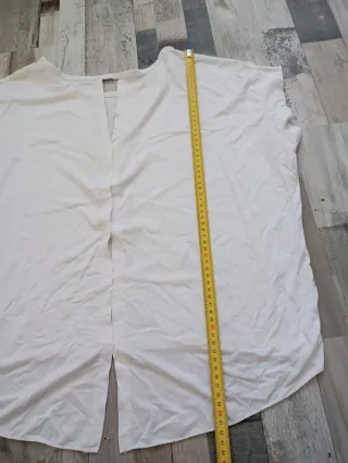 Camiseta blanca de manga corta