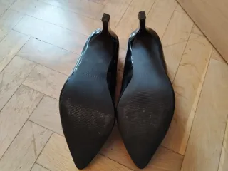 Zapatos de tacón negros charol