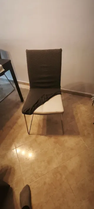 Conjunto mesa extensible y 4 sillas Kenai