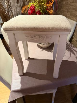 Tocador blanco con espejo ovalado y 3 cajones