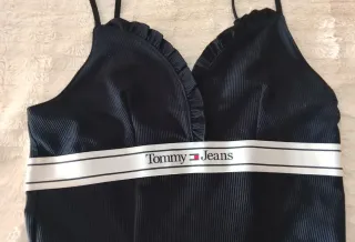 Vestido Tommy Jeans Negro Tirantes Volantes
