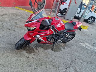 Honda CBR650R Roja