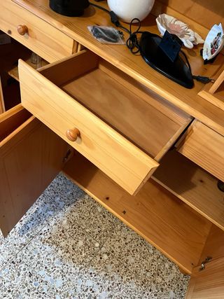 Aparador vitrina de madera maciza – Nuevo