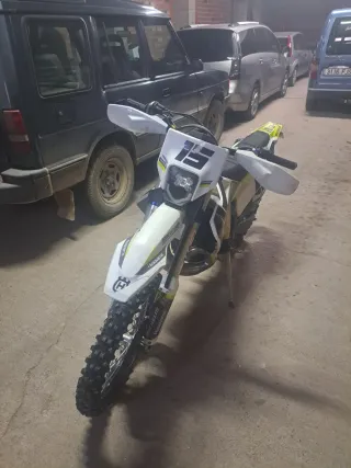 Husqvarna TE 300i Rockstar Edition