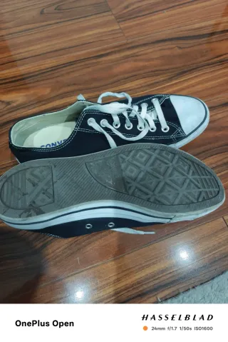 Zapatillas Converse Negras y Blancas