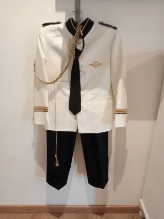 Traje de comunión niño blanco y dorado