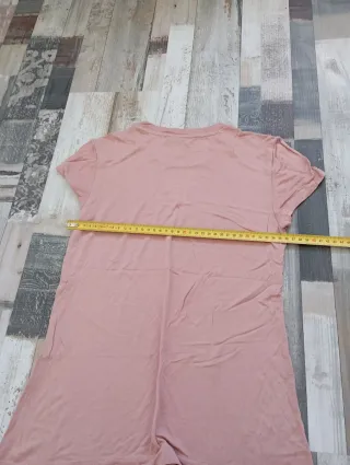 Camiseta rosa básica