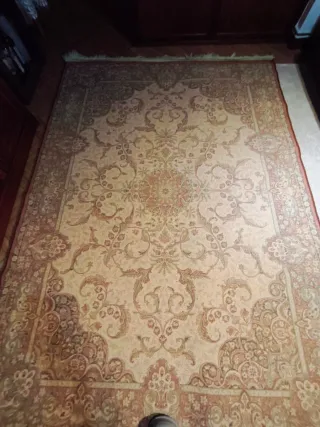 Alfombra persa, precio negociable.