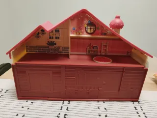 Casa Bluey con familia y accesorios