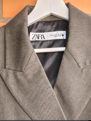Blazer Zara talla M. Nueva sin estrenar