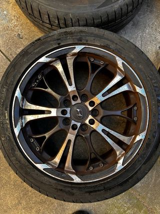 Llantas 17” con neumáticos