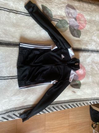 Sudadera Adidas Negra y Blanca sin capucha