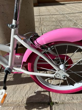 Bicicleta Dino Bikes de 16 pulgadas para niña