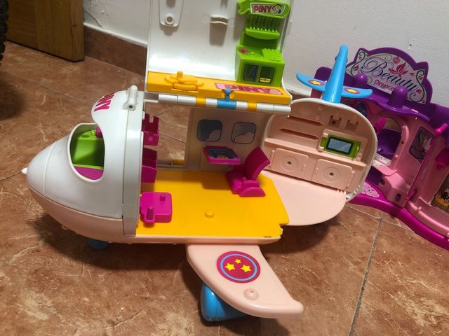 Avión Pinypong y Tienda Beauty
