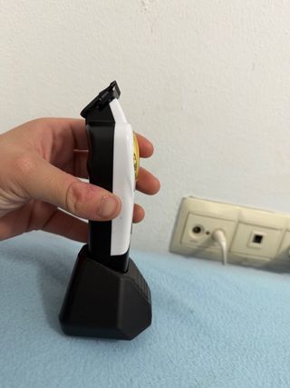 Maquinilla WMARK Profesional Dorado y Blanco