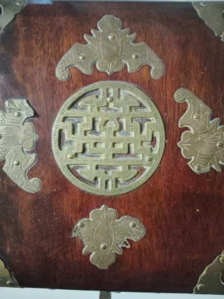 Caja de madera y metal vintage