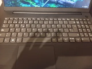 Portátil Lenovo V15 G4 IRU Intel i3 8GB RAM