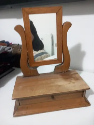 Specchiera con cassetto in legno