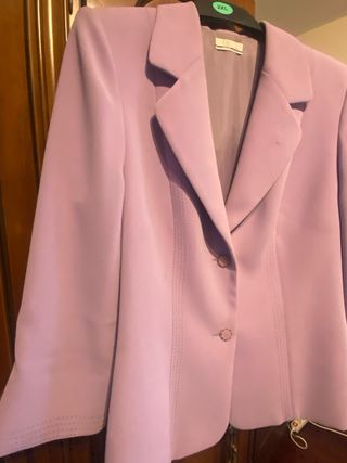 Traje de fiesta DC lila talla 52