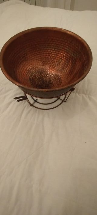 Paiolo in metallo martellato rame con supporto