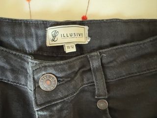 Pantalón vaquero negro desgastado 11/12