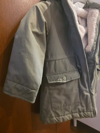 Abrigo verde forrado de pelito