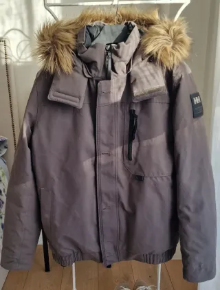 Chaqueta Helly Hansen Bardu Bomber Gris