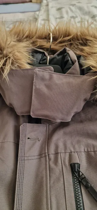 Chaqueta Helly Hansen Bardu Bomber Gris