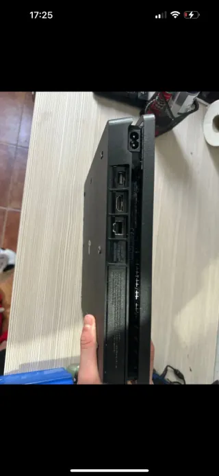 PS4 (PlayStation 4) Negra + 3 Mandos