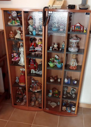 Vitrina de cristal con puertas