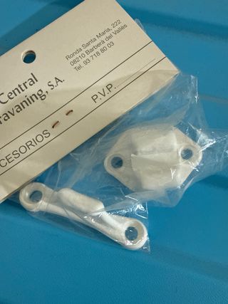 Anclaje puerta caravana/autocaravana