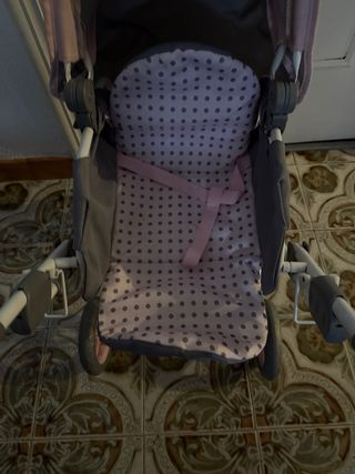 Cochecito de juguete para muñecas