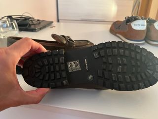 Zapatos negros con tachuelas nuevos 250 euros