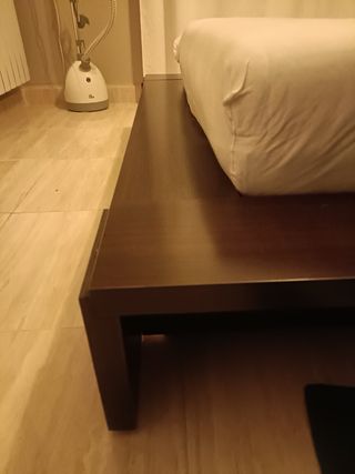 Cama japonesa de madera marrón medidas 1,40