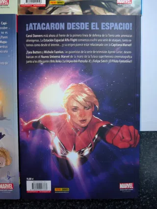 CAPITANA MARVEL COLECCION 100%