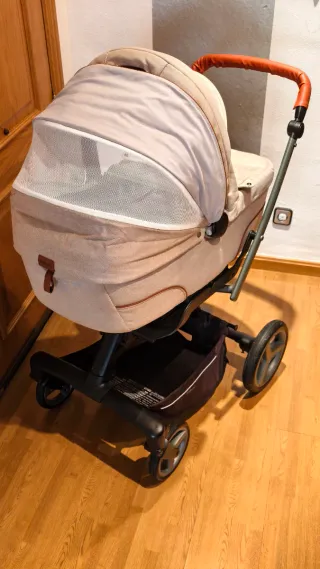 Silla de paseo Inglesina con todos los accesorios.