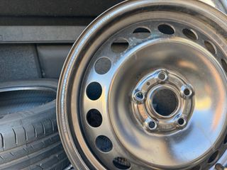 4 Neumáticos + 4 llantas de acero VW CADDY